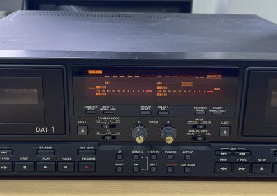 1998 Tascam Dual Digital Audio Tape Deck DA-302 - s l1600